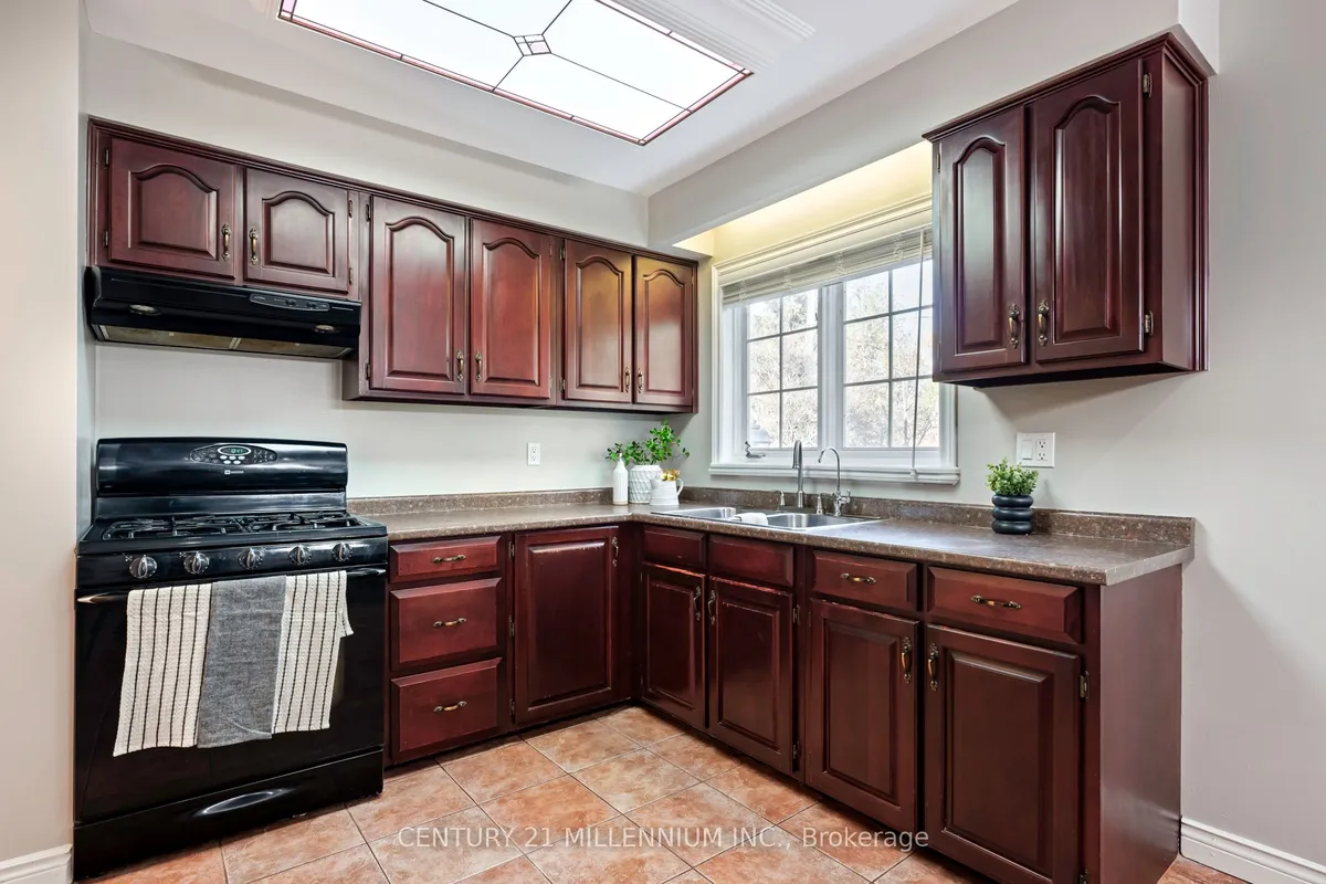 9 Erindale Avenue, ON L9W 2V8