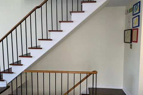 2423 Delkus Crescent, ON L5A 1K8