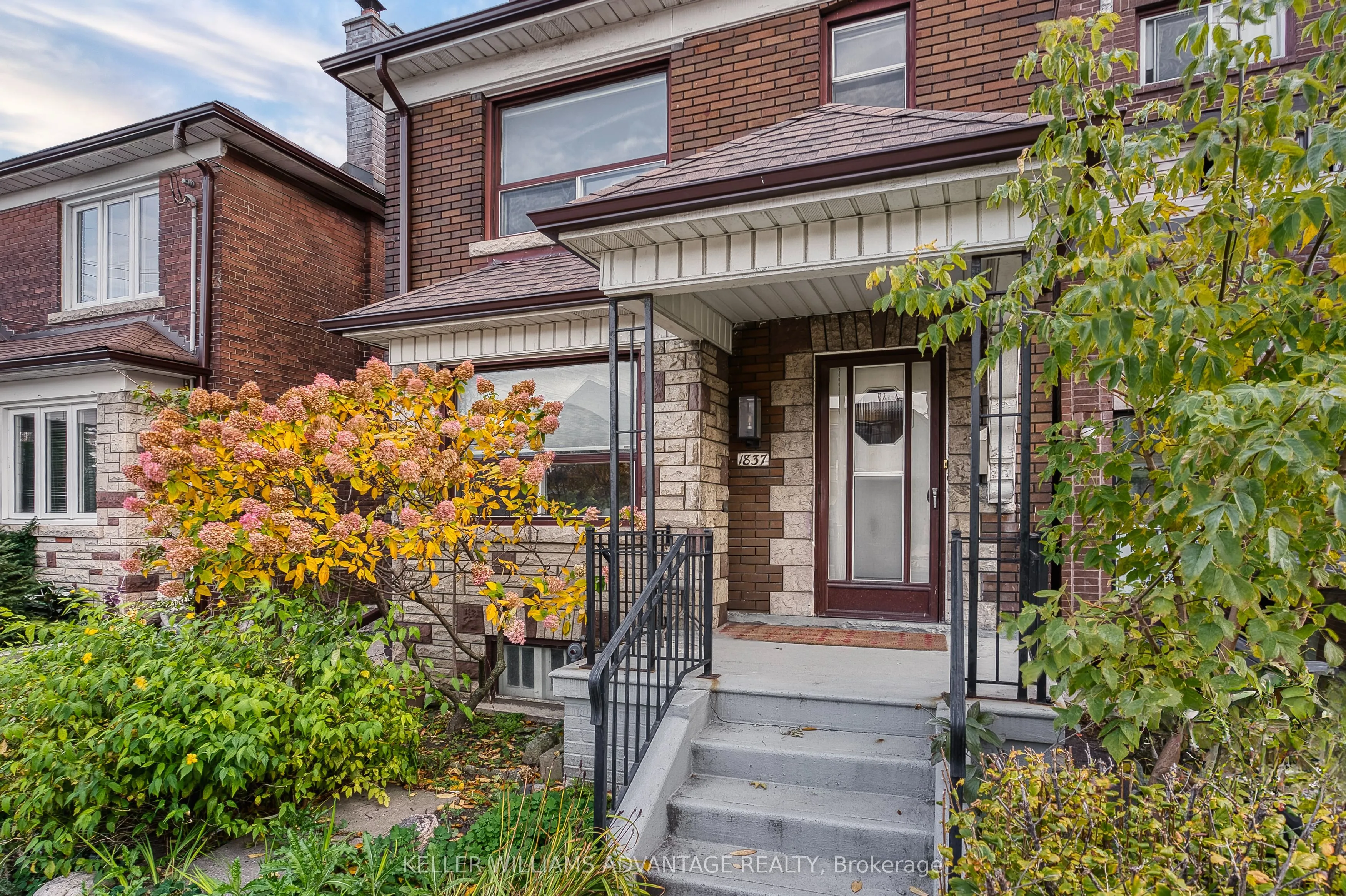 Detached 4 bedroom 2 bathroom at 1837 Davenport Road in Toronto - MLS# W12505336