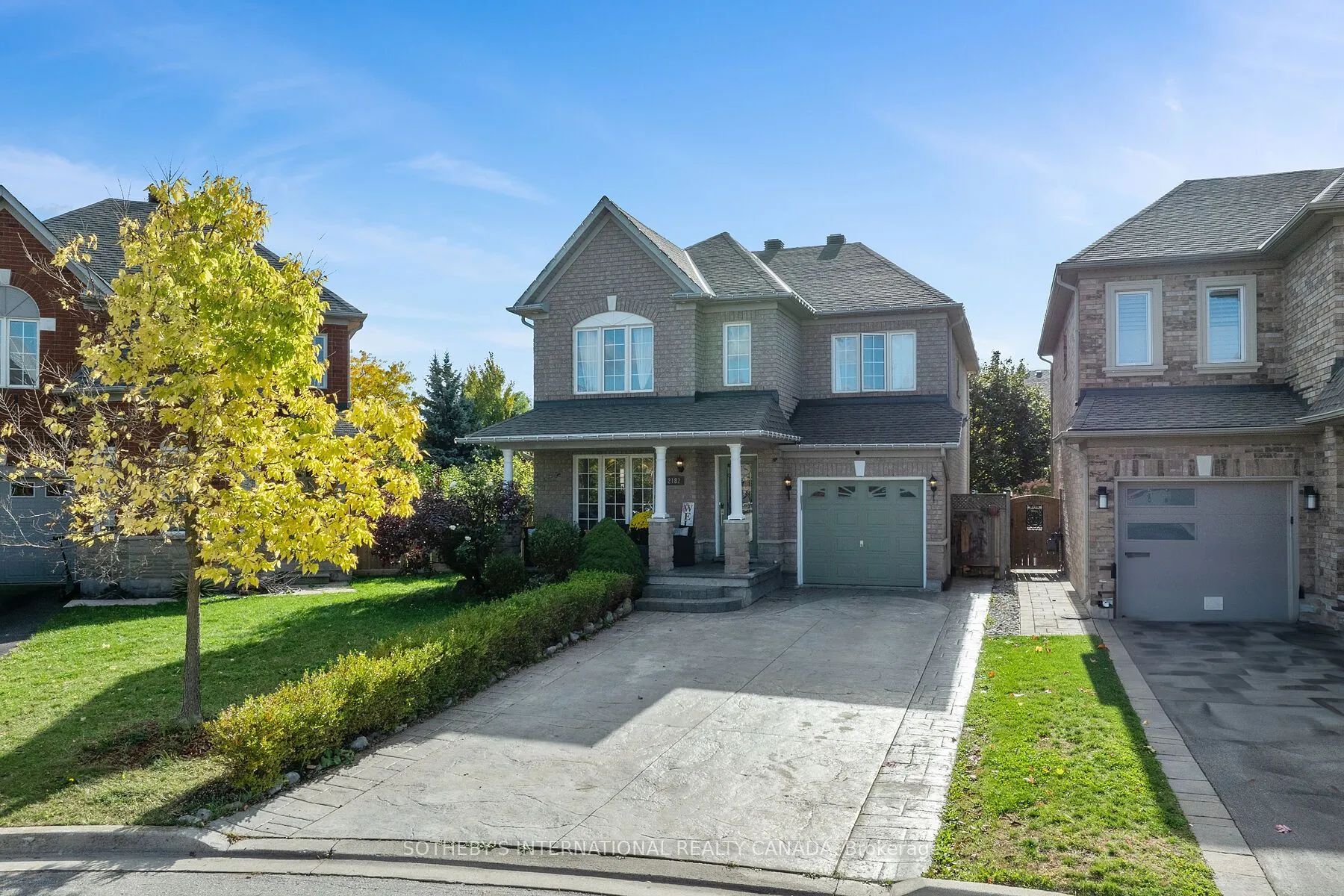 2182 Meadowglen Drive, ON L6M 4C9