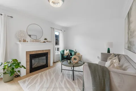 2182 Meadowglen Drive, ON L6M 4C9