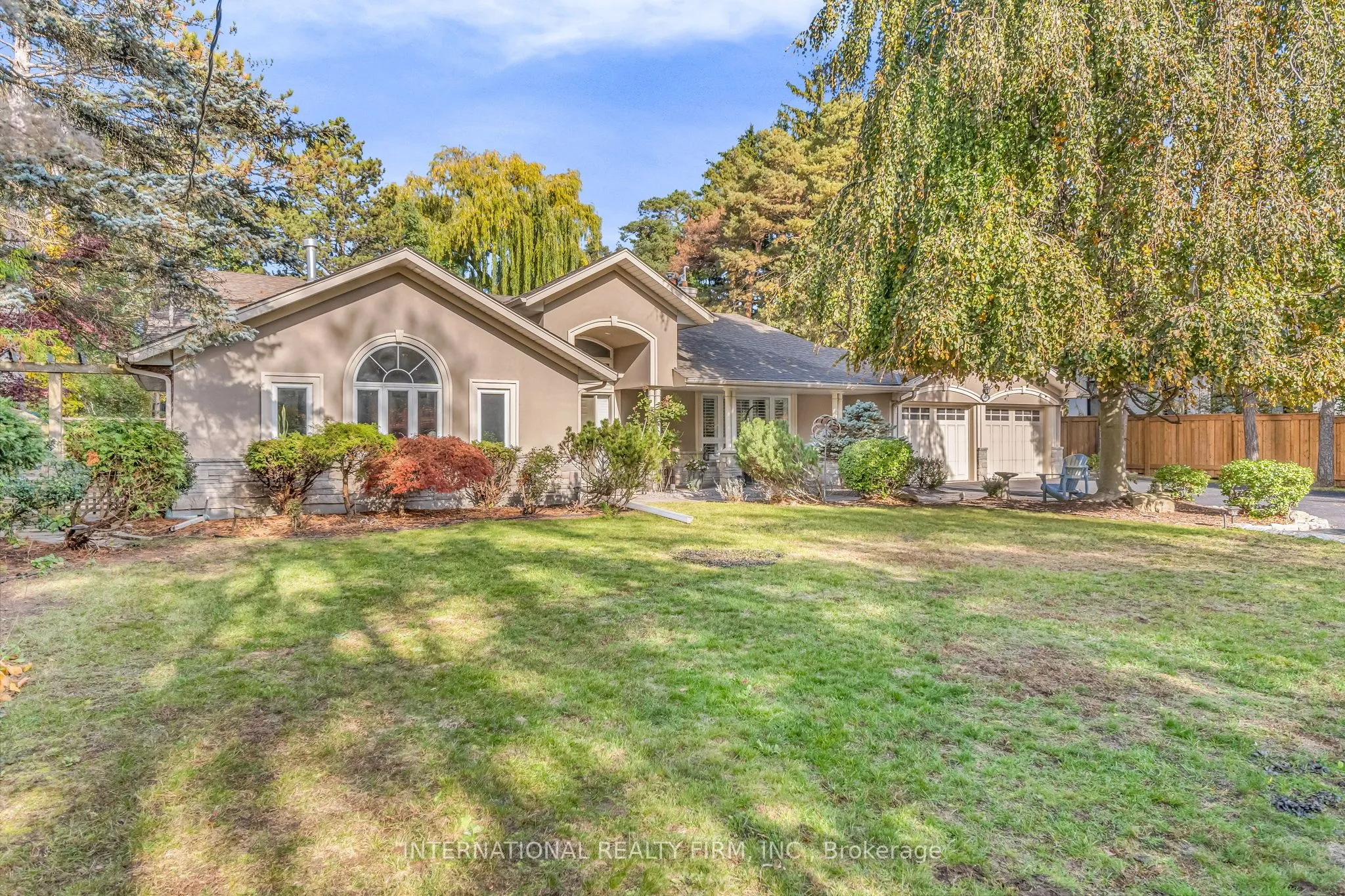 1049 Indian Road, ON L5H 1R6