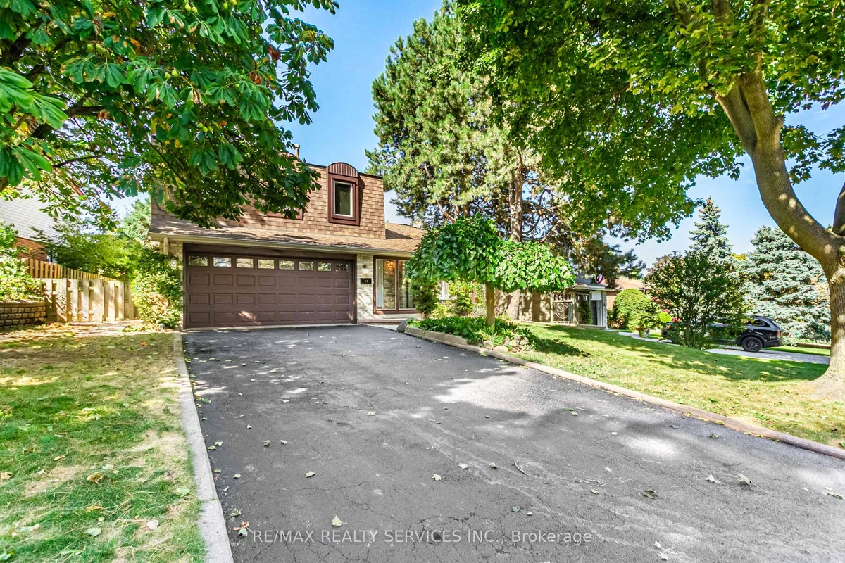 16 Marchmount Crescent, ON L6S 2S9