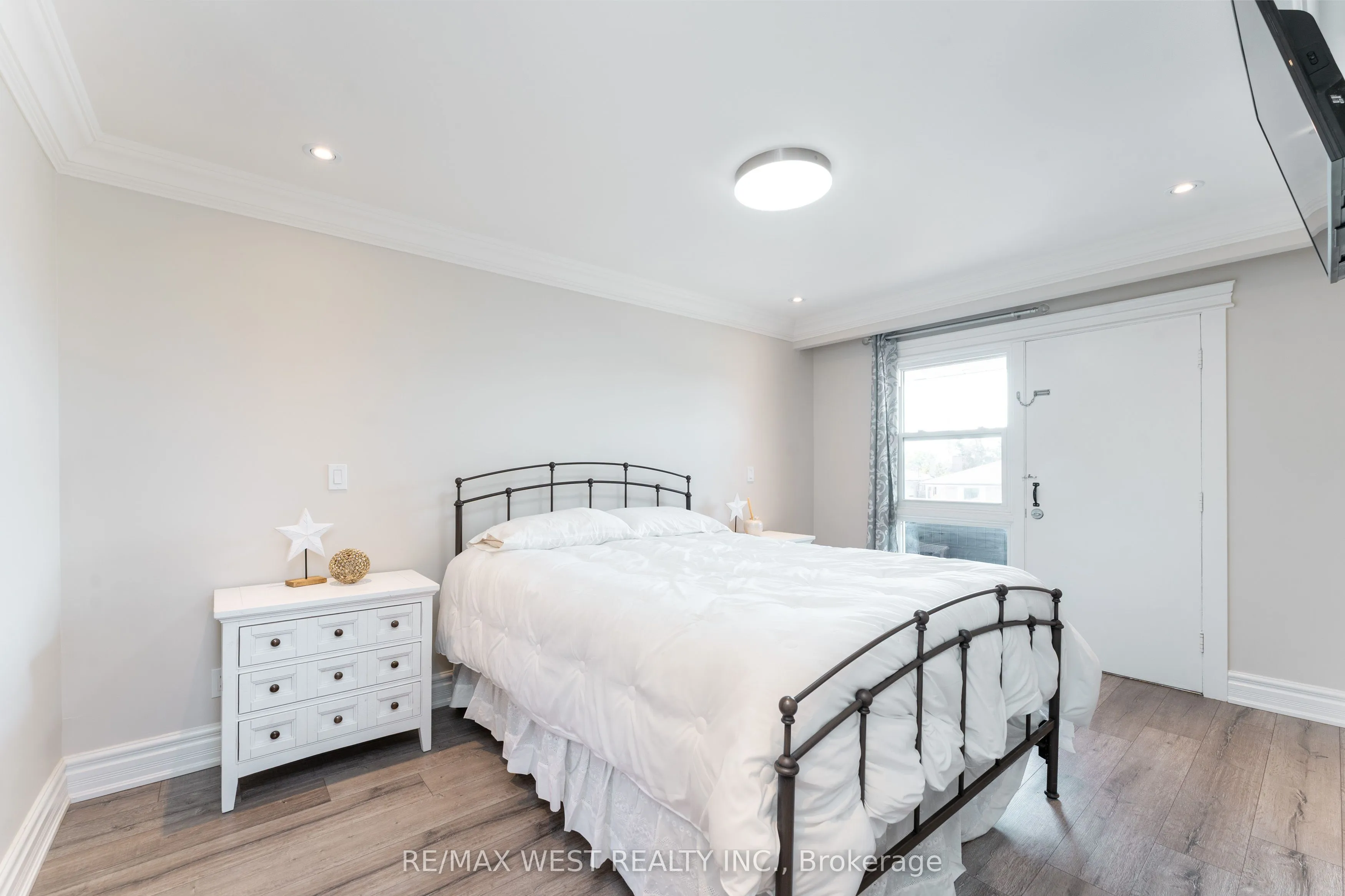 70 Wheatsheaf Crescent, ON M3N 1P6