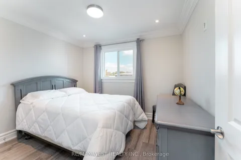 70 Wheatsheaf Crescent, ON M3N 1P6