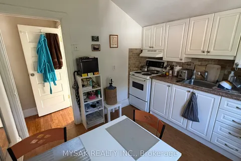 116 Fifth Street, ON M8V 2Z3