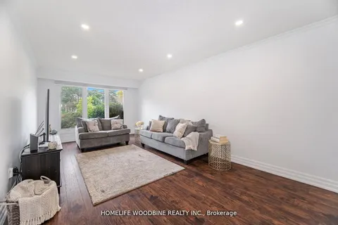 2498 Mainroyal Street, ON L5L 1C9