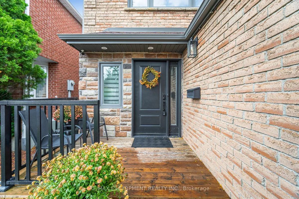 4406 Lee Drive, ON L4W 4A8