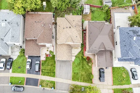 71 Ravenswood Drive, ON L6Y 4A1