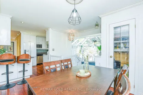 13 Foster Road, ON L4T 1C3