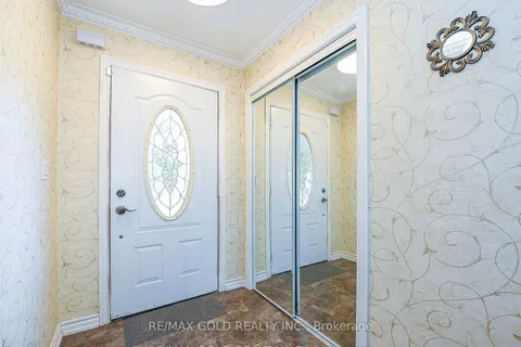 13 Foster Road, ON L4T 1C3