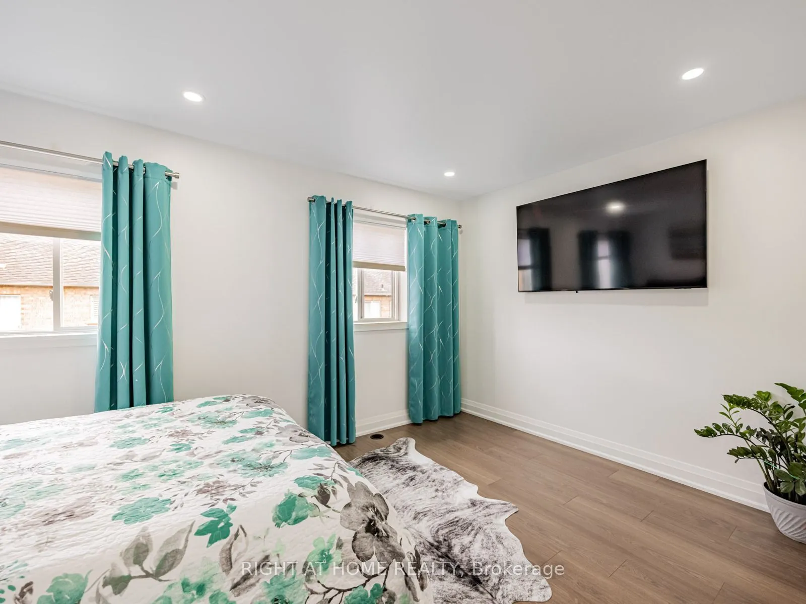 601 Shoreline Drive 105, Mississauga, ON L5B 4K8