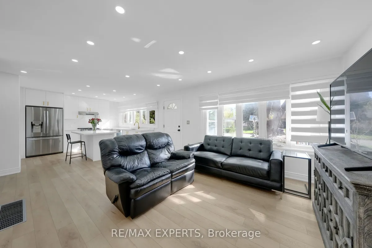 100 Wallasey Avenue, ON M9M 1E4