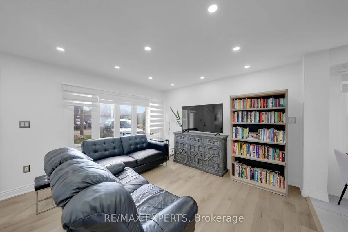 100 Wallasey Avenue, ON M9M 1E4