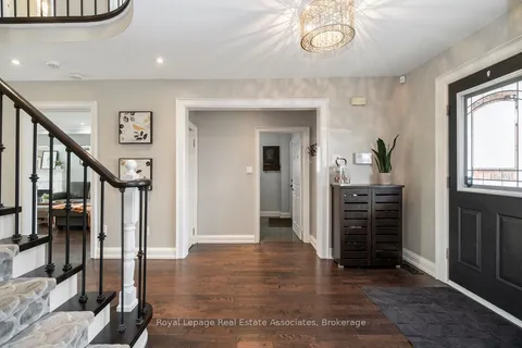 11 Craig Crescent, ON L7G 5K2