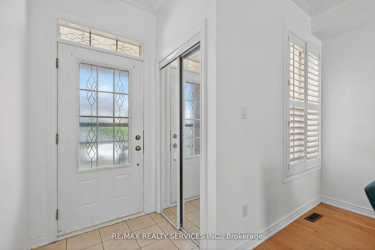 18 Fishing Crescent, ON L6V 4T4