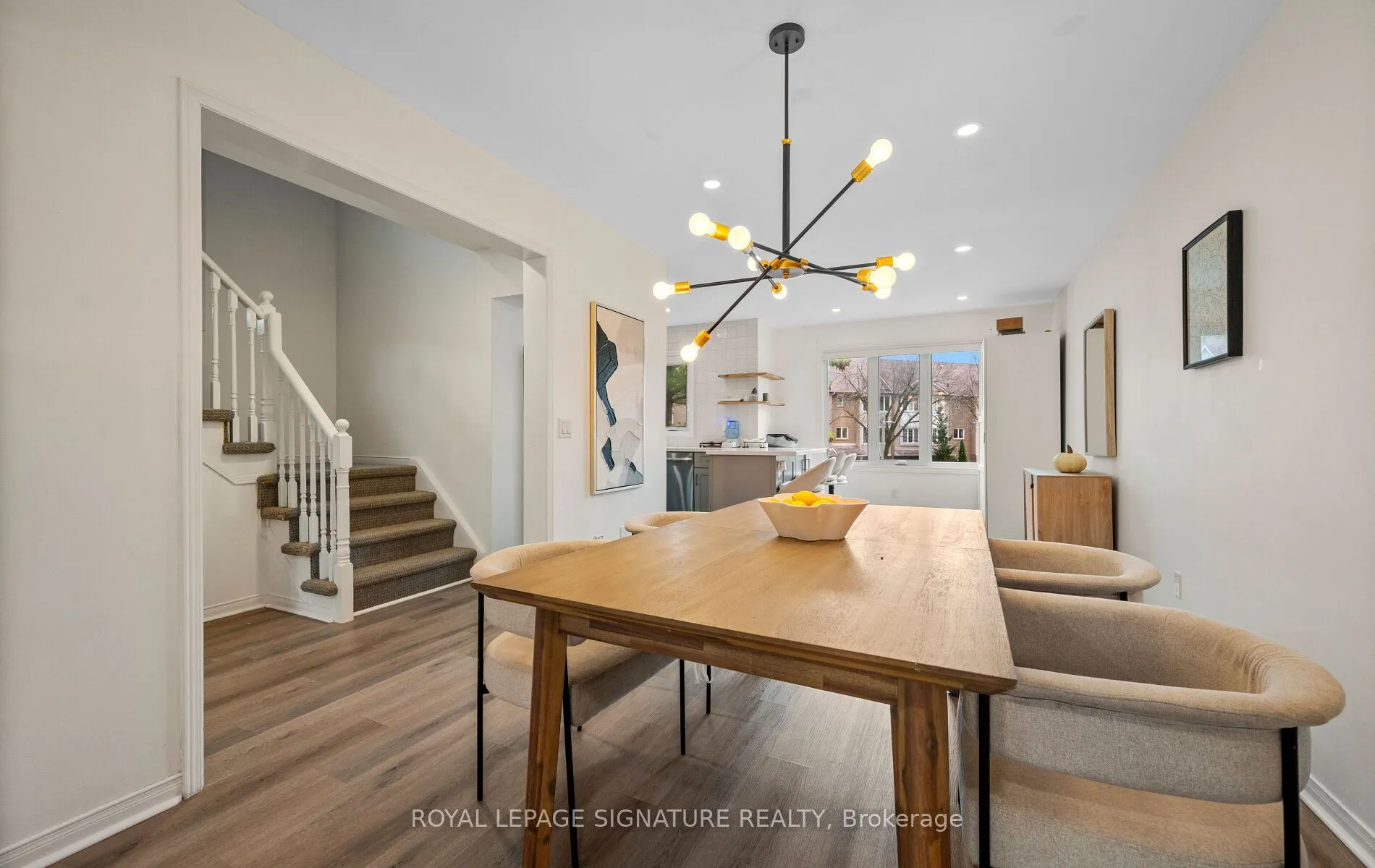 2320 Strawfield Court, ON L6H 6C2