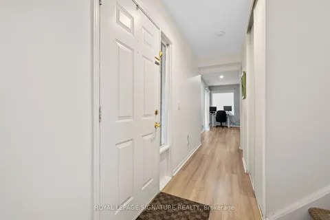 2320 Strawfield Court, ON L6H 6C2