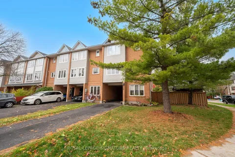 2320 Strawfield Court, ON L6H 6C2