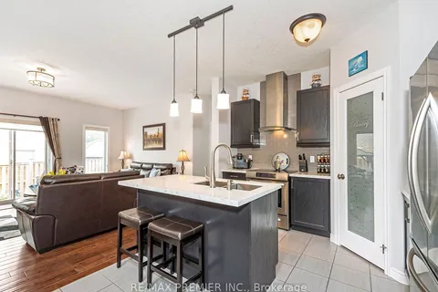 78 Wardlaw Avenue, ON L9W 6M3