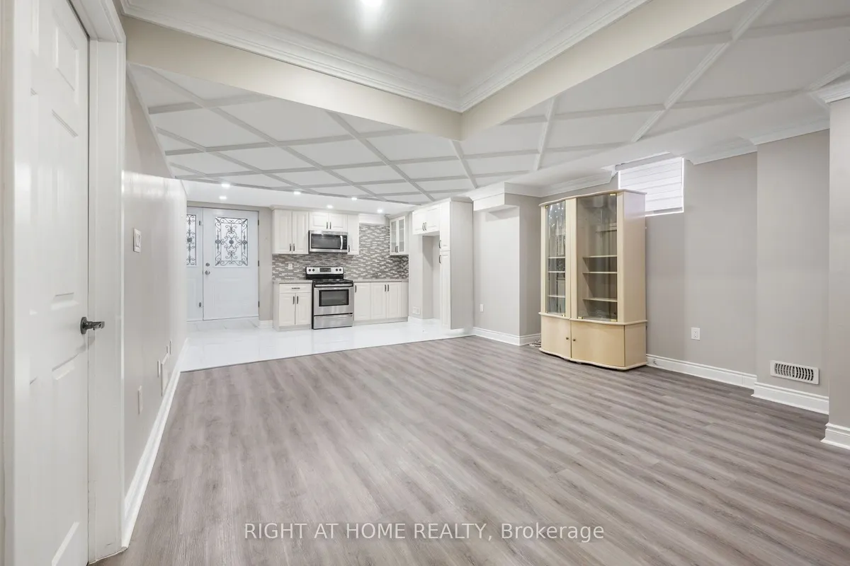 404 Queen Mary Drive, ON L7A 4K4