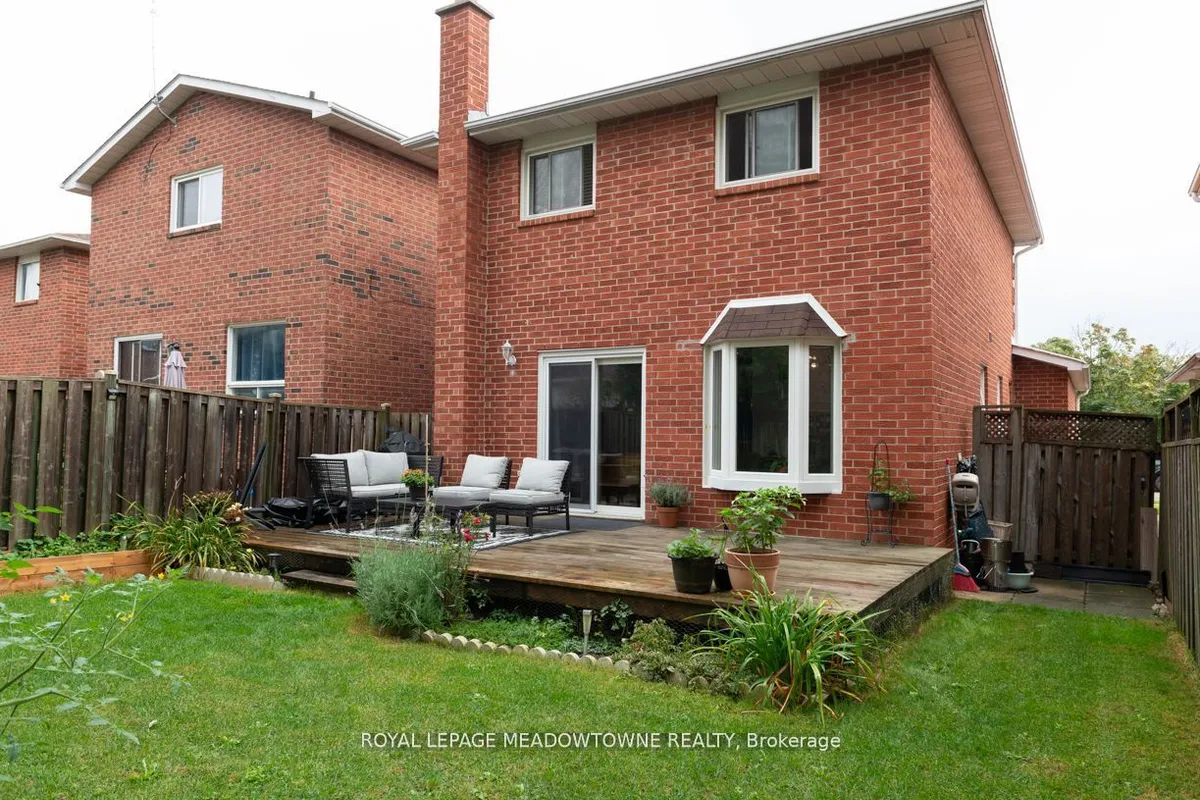 32 Clarridge Court, ON L6X 3N5