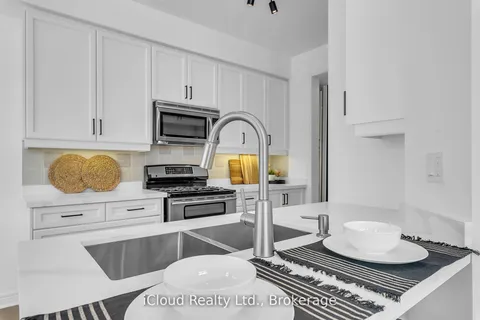 2295 Rochester Circle, ON L6M 5C9