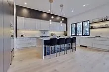 2556 Glengarry Road, ON L5C 1Y3