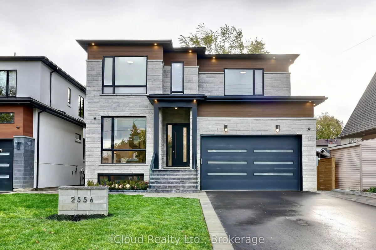 2556 Glengarry Road, ON L5C 1Y3