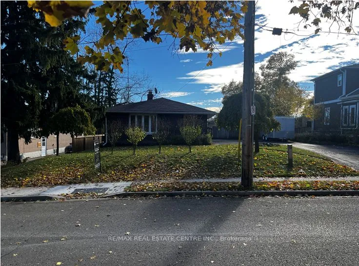 260 Sydney Street, ON L9T 1E1