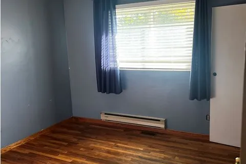 260 Sydney Street, ON L9T 1E1