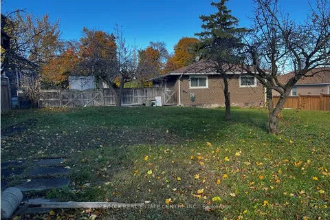 260 Sydney Street, ON L9T 1E1