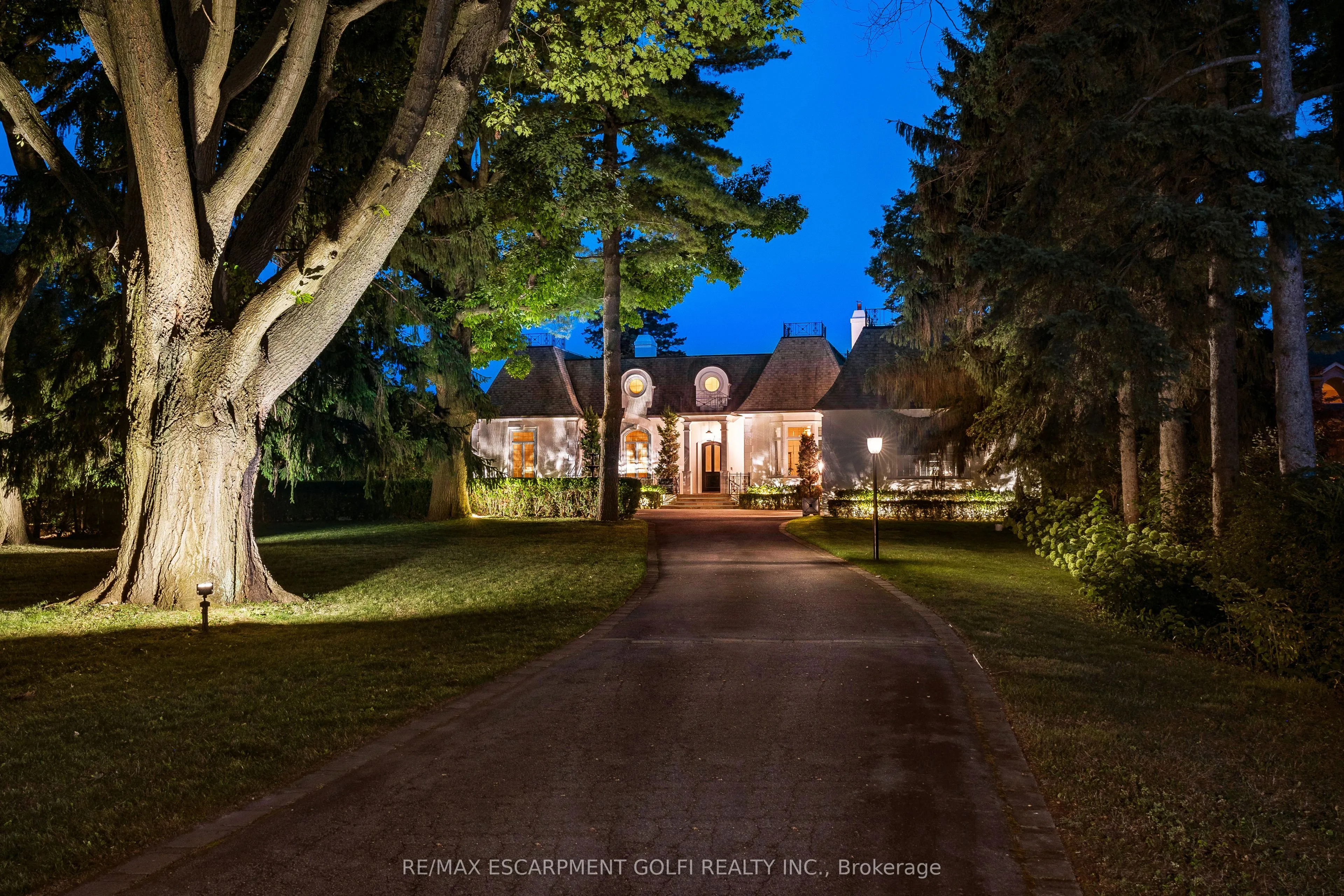 4410 Lakeshore Road, ON L7L 1B4