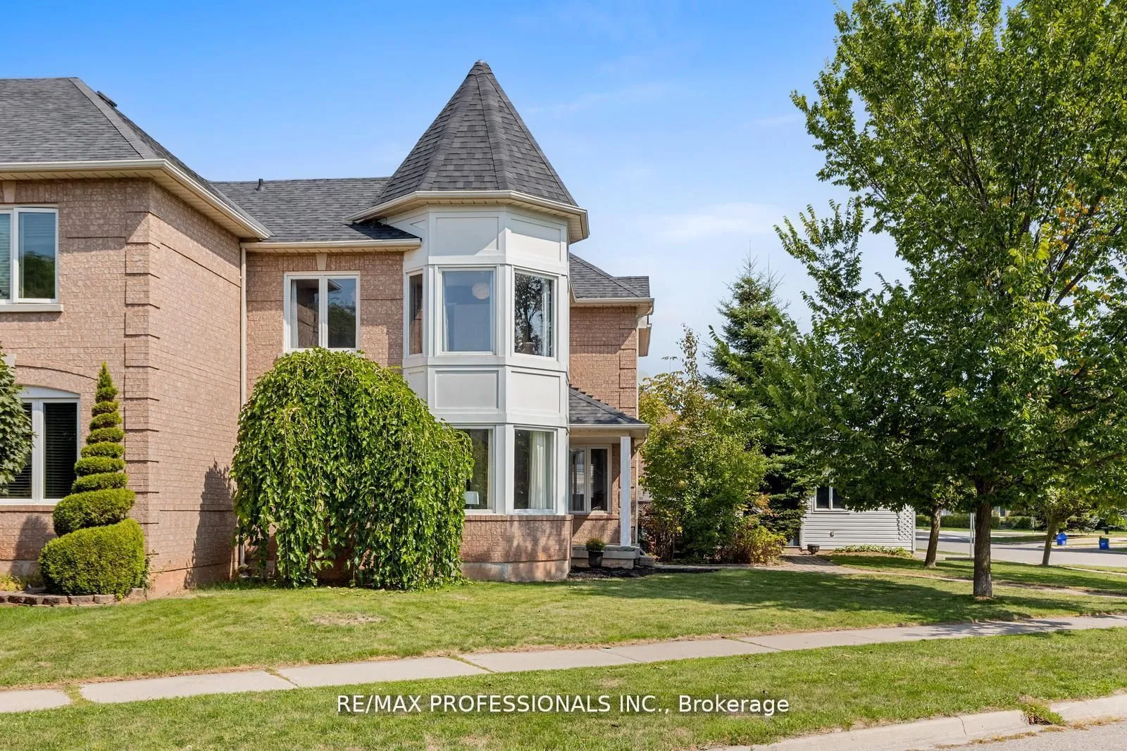1241 Brillinger Street, ON L6M 3T2