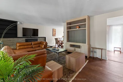 415 Country Club Crescent, ON L5J 2P9