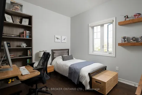 40 Divinity Circle, ON L7A 3Y3