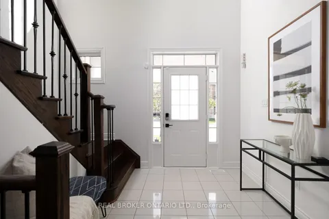 40 Divinity Circle, ON L7A 3Y3