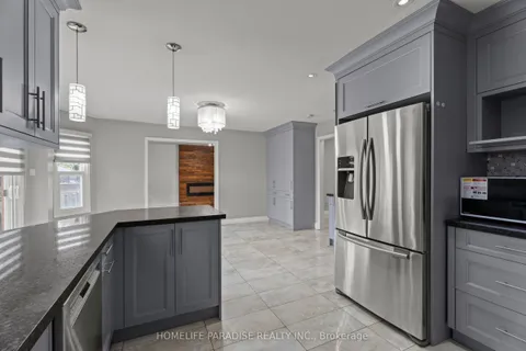 6 Ivy Lea Court, ON L6Y 4K6