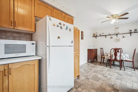 563 Eliza Crescent, ON L7L 6E2