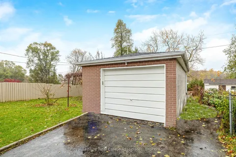 102 Longfield Road, ON L7G 2K4