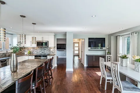 117 Fairglen Avenue, ON L6X 1K7