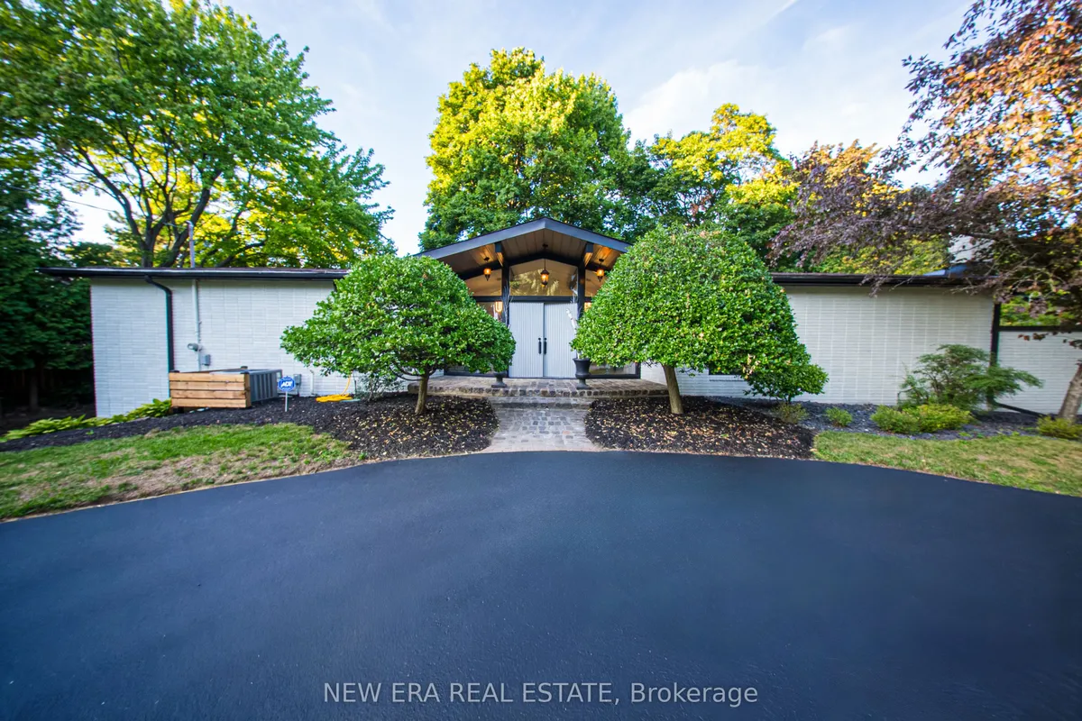 625 Sir Richard's Road, ON L5C 1A3