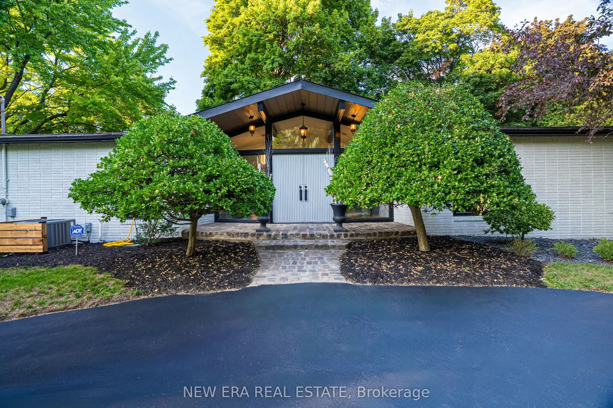 625 Sir Richard's Road, ON L5C 1A3