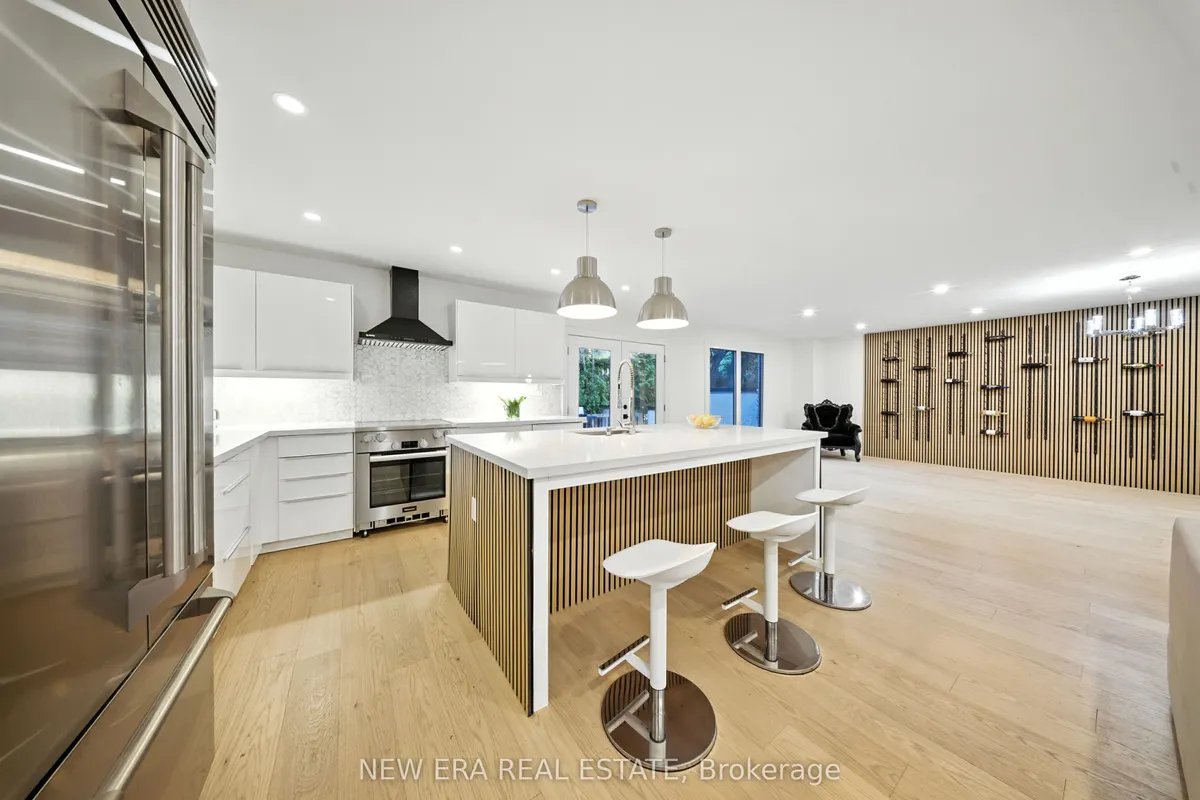 625 Sir Richard's Road, ON L5C 1A3