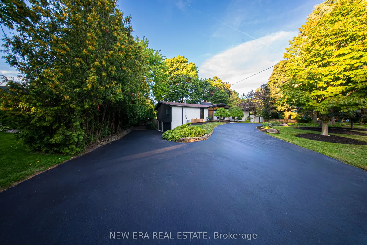 625 Sir Richard's Road, ON L5C 1A3