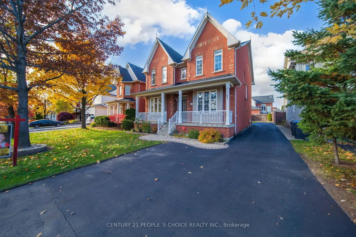 915 Gaslight Way, ON L5W 1A2