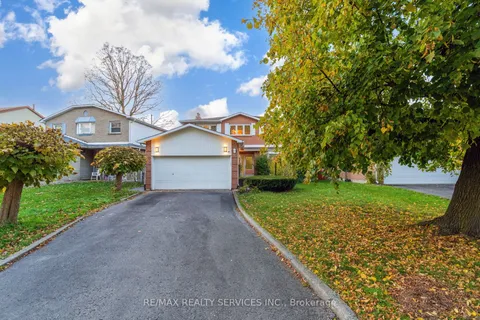 18 Mitchell Avenue, ON L6Z 1H3