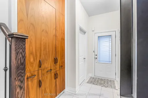 11 Oliana Way, ON L6Y 6G8