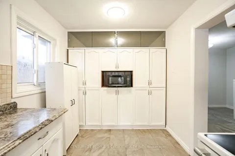 240 Simmons Boulevard, ON L6V 3Y1