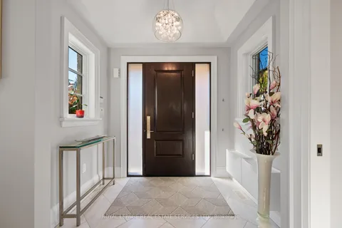 22 Fairmar Avenue, ON M8Y 2C8